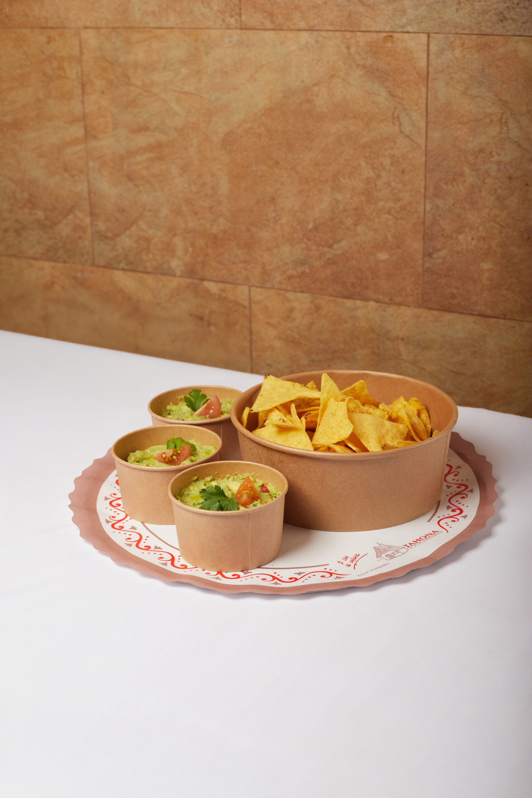 TABLA DE NACHOS + GUACAMOLE 24€/u